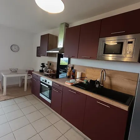Apartment T2 ,proche De La *